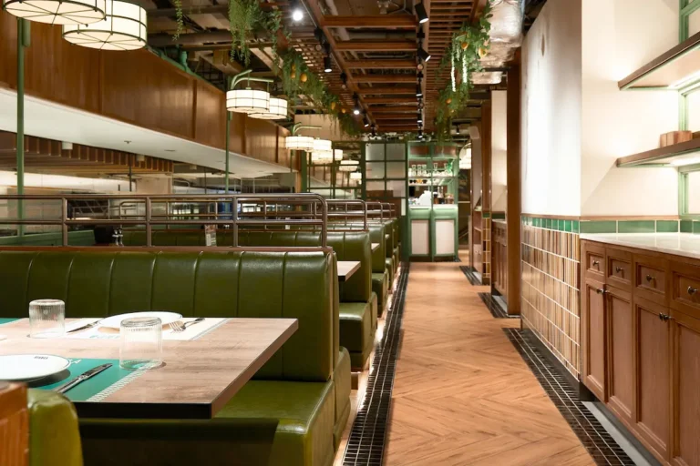 Table-arrangement-left-dining-hall (1)